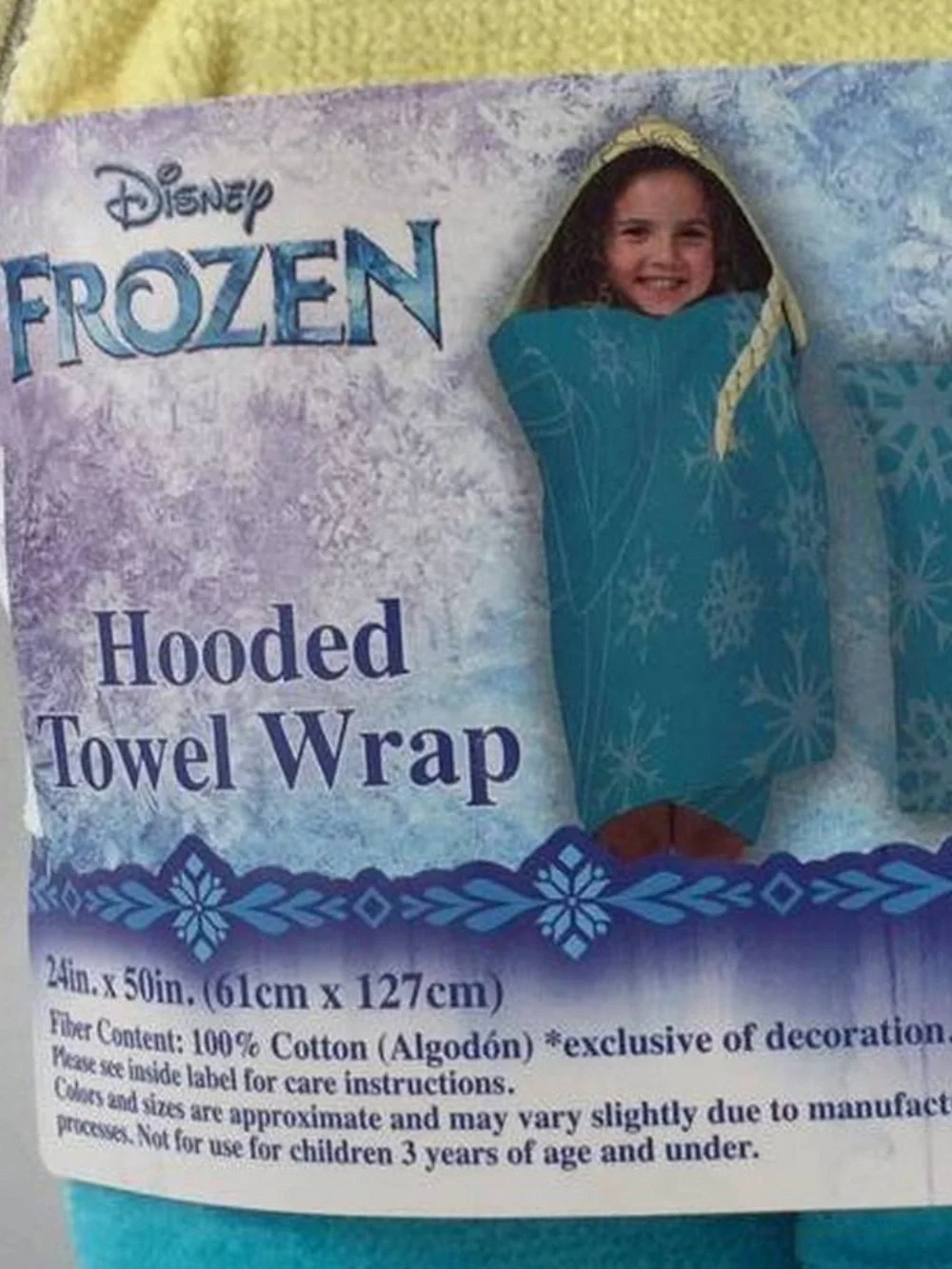 Disney Elsa Hooded Kids Towel in Turquoise with White Snowflakes